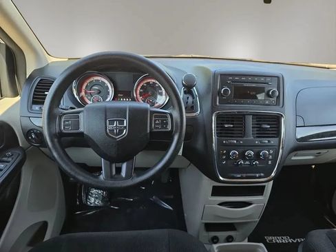 Used 2016 Dodge Grand Caravan SE w/ Quick Order Package 29E SE FWD image 13