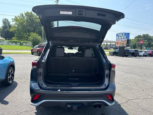Used 2022 Toyota Highlander XSE AWD/4WD image 8