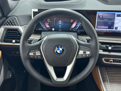 Used 2026 BMW X5 xDrive50e w/ Premium Package image 12