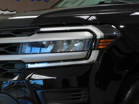 Used 2024 Ford Expedition XLT image 16