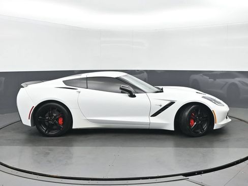 Used 2017 Chevrolet Corvette Stingray Coupe w/ 1LT RWD image 2