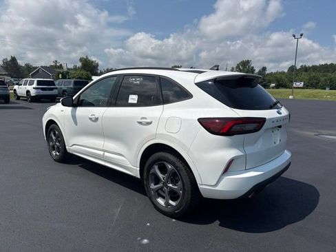 Used 2023 Ford Escape ST-Line Select AWD/4WD image 2