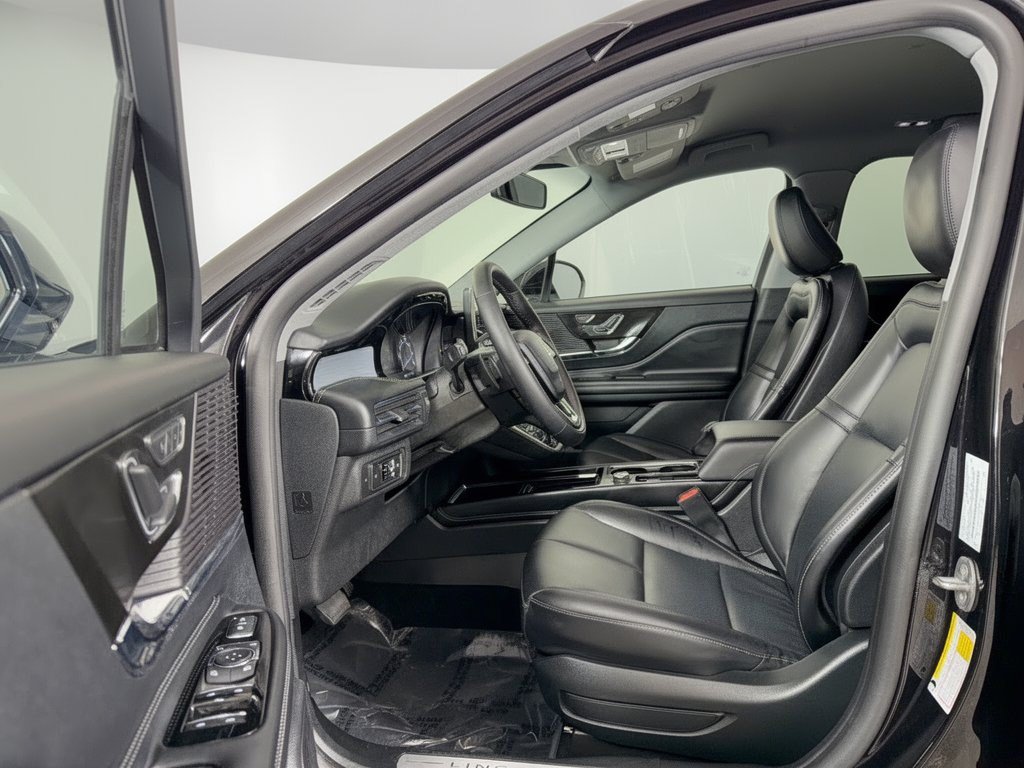 Used 2022 Lincoln Corsair AWD w/ Equipment Group 101A image 5