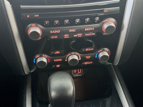 Used 2019 Nissan Pathfinder SV image 22