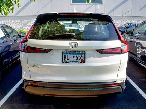 Used 2023 Honda CR-V LX image 6