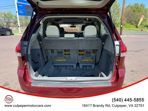 Used 2013 Toyota Sienna XLE image 12