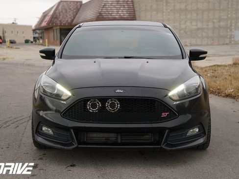 Used 2018 Ford Focus ST w/ Equipment Group 401A image 5