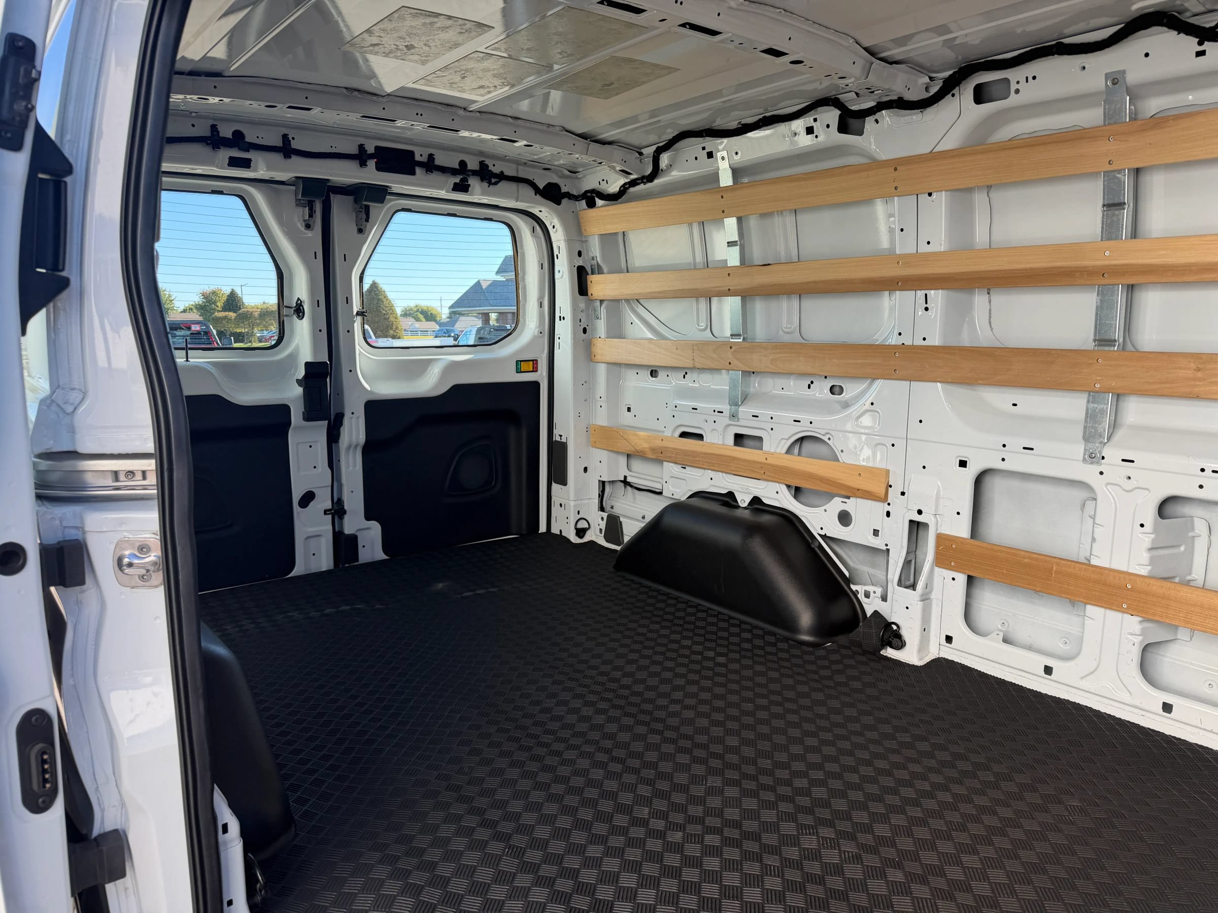 Used 2025 Ford Transit 250 Low Roof w/ Exterior Upgrade Package RWD image 10
