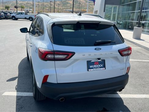 Certified 2025 Ford Escape ST-Line Select AWD/4WD image 10