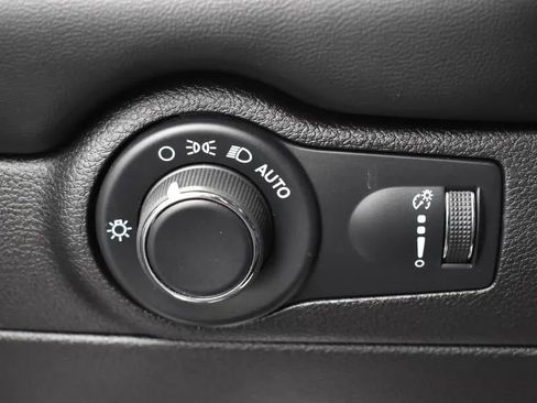 Used 2024 Dodge Durango SXT image 22