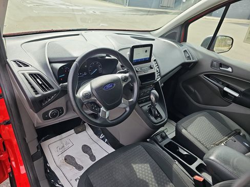 Used 2021 Ford Transit Connect XLT image 17