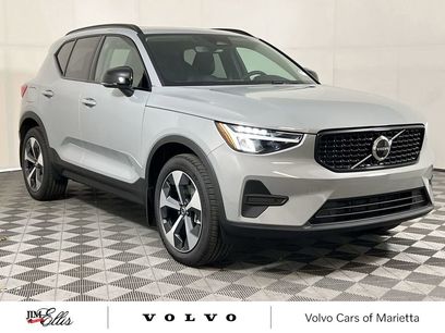 New 2026 Volvo XC40 B5 Core w/ Climate Package