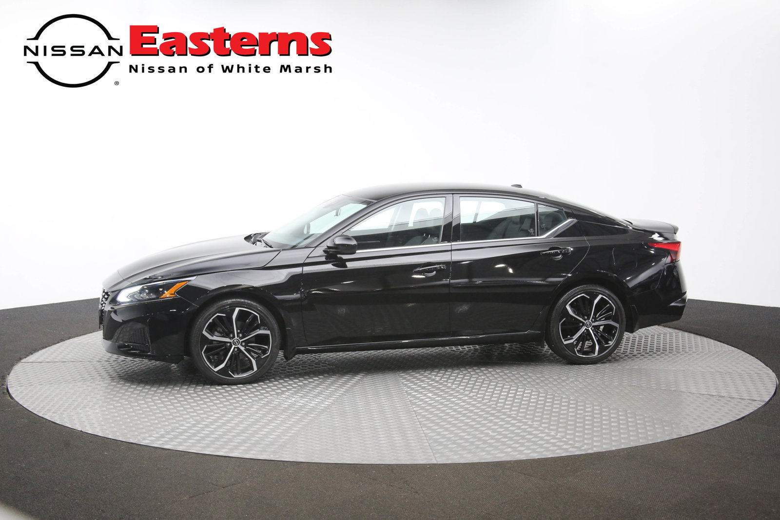 Used 2023 Nissan Altima 2.5 SR FWD image 57