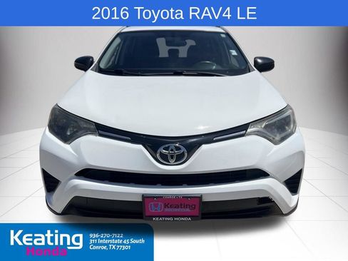 Used 2016 Toyota RAV4 LE FWD image 2