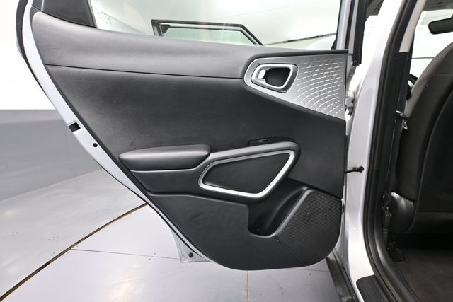 Used 2020 Kia Soul LX FWD image 27