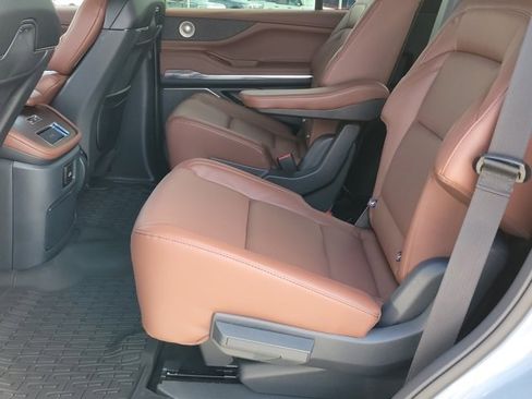 New 2025 Lincoln Navigator Reserve image 7