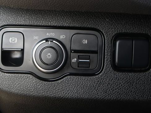 Used 2023 Mercedes-Benz Sprinter 2500 image 22