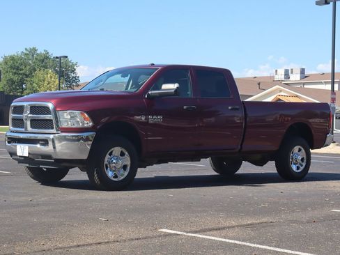 Used 2018 RAM 2500 Tradesman w/ Chrome Appearance Group AWD/4WD image 11