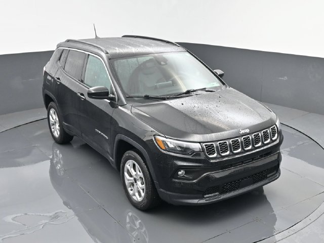 Used 2025 Jeep Compass Latitude AWD/4WD image 20