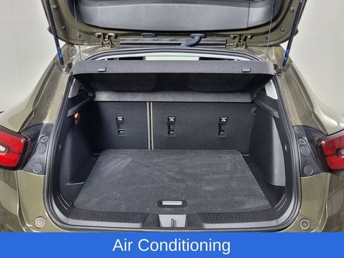 Used 2024 Chevrolet Trax ACTIV w/ Driver Confidence Package image 11