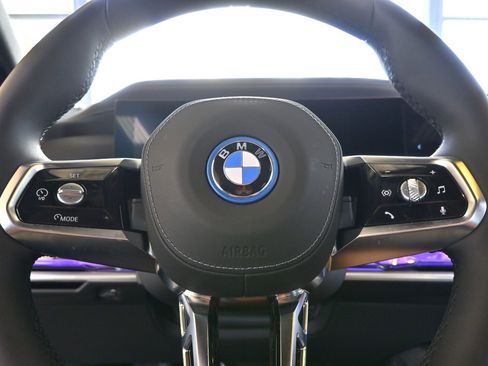 New 2024 BMW i7 eDrive50 w/ M Sport Package image 18