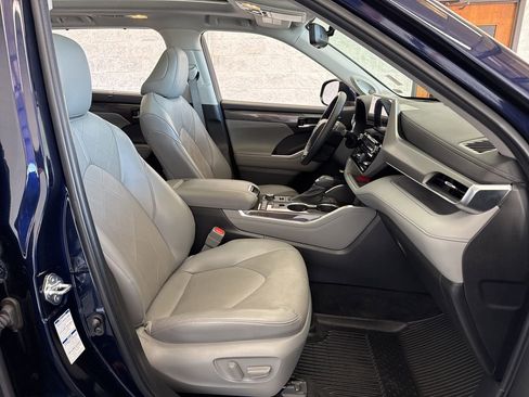 Used 2022 Toyota Highlander Platinum AWD/4WD image 55