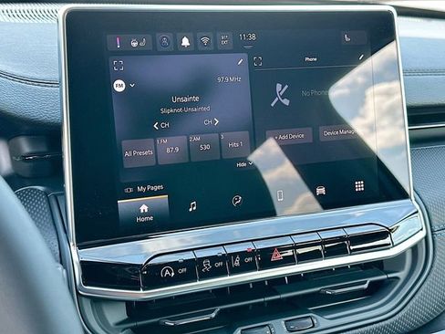 New 2026 Jeep Compass Latitude image 9