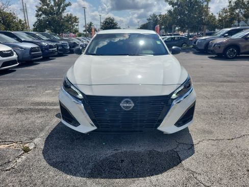 Certified 2024 Nissan Altima 2.5 SV FWD image 3