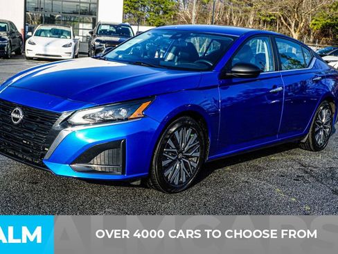 Used 2025 Nissan Altima 2.5 SV FWD image 3