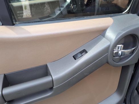 Used 2006 Nissan Xterra S w/ (U01) Utility Pkg image 6