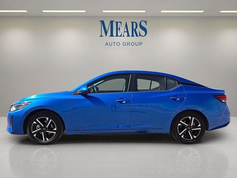 Used 2024 Nissan Sentra SV image 2