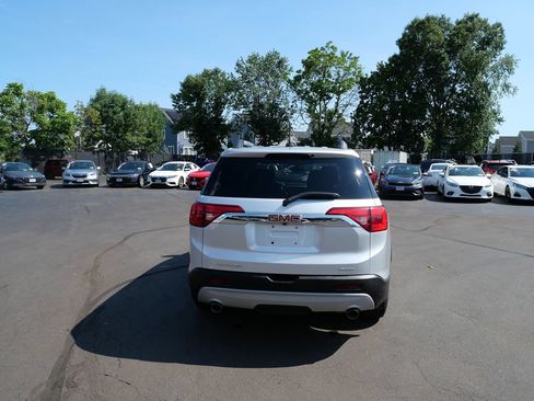 Used 2019 GMC Acadia SLE w/ GMC Pro Grade Package AWD/4WD image 4