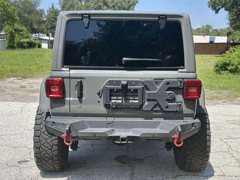 Used 2018 Jeep Wrangler Unlimited Rubicon AWD/4WD image 15