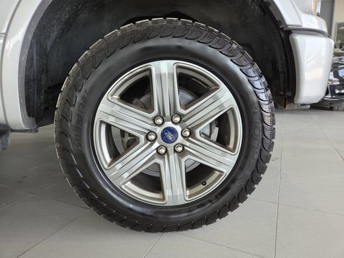 Used 2018 Ford F150 XLT w/ Equipment Group 302A Luxury AWD/4WD image 10