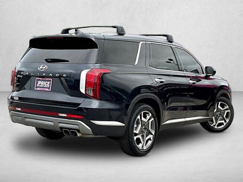 Used 2024 Hyundai Palisade Limited image 2
