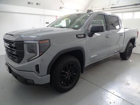 Certified 2024 GMC Sierra 1500 Elevation w/ X31 Off-Road Package AWD/4WD image 18