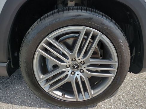 Used 2021 Mercedes-Benz GLS 450 4MATIC image 11