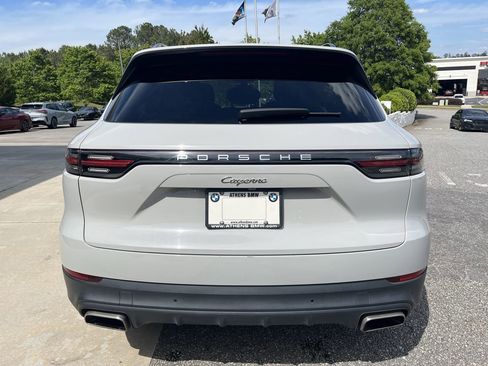 Used 2023 Porsche Cayenne AWD/4WD image 12