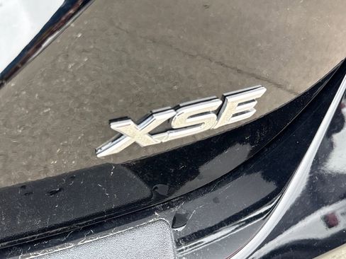 Used 2023 Toyota Camry XSE image 5
