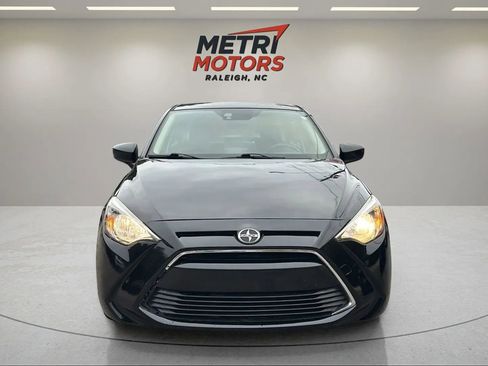 Used 2016 Scion iA image 8