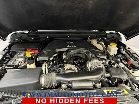 Used 2021 Jeep Gladiator Sport image 10