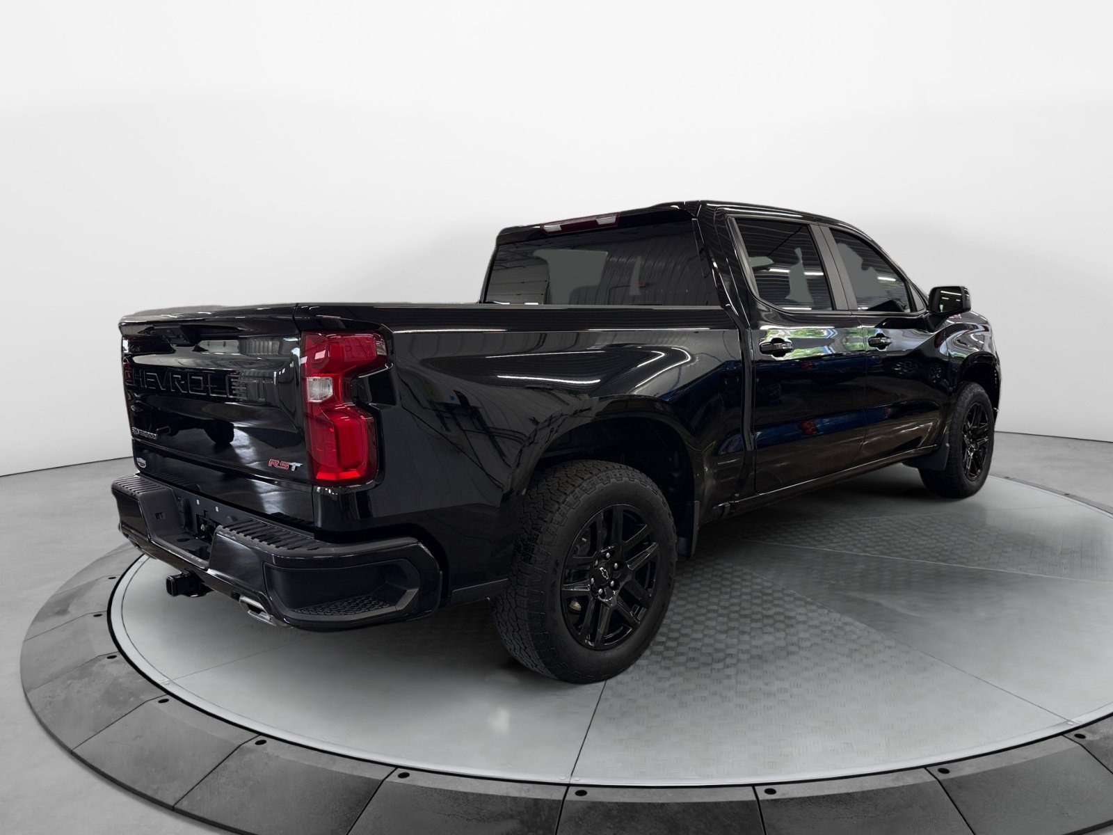 Used 2024 Chevrolet Silverado 1500 RST w/ Z71 Off-Road Package AWD/4WD image 5