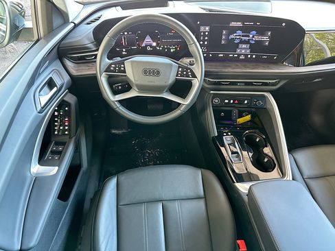Used 2025 Audi Q5 Premium Plus w/ Premium Plus AWD/4WD image 23