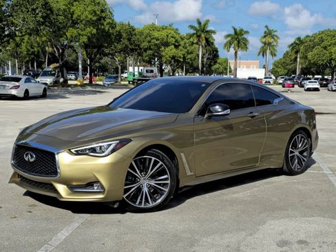 Used 2018 INFINITI Q60 2.0t w/ Cargo Package RWD image 3