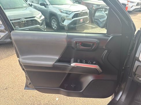 Used 2021 Toyota Tacoma SR5 image 33