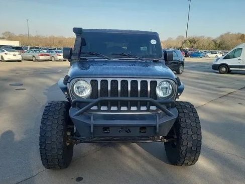 Used 2019 Jeep Wrangler Unlimited Sport S image 2
