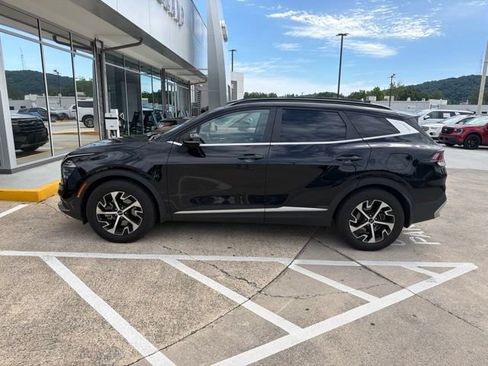 Used 2025 Kia Sportage EX w/ Premium Package FWD image 3
