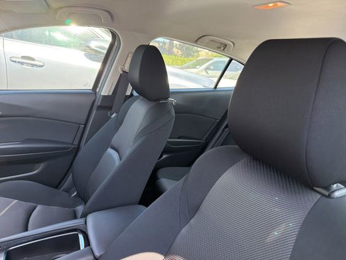 Used 2017 MAZDA MAZDA3 Sport FWD image 13
