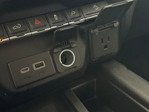 Used 2020 Chevrolet Silverado 1500 LTZ w/ LTZ Premium Package image 17