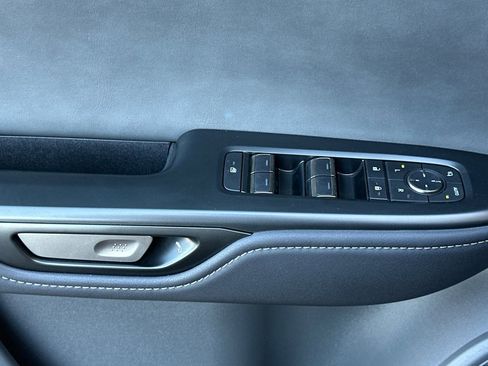 Used 2023 Lexus RZ 450e Premium image 14